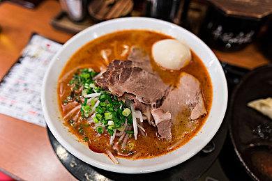 《苏丹的游戏》Steam销量破10万 近期更新计划发布